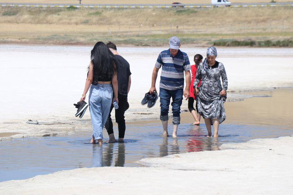 Tuz Gölü eşsiz manzara eşliğinde şifa sunuyor 23